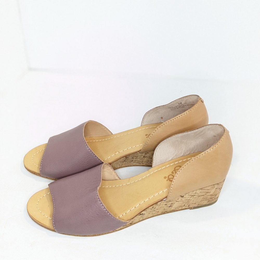 NWOT Latigo leather sandals
